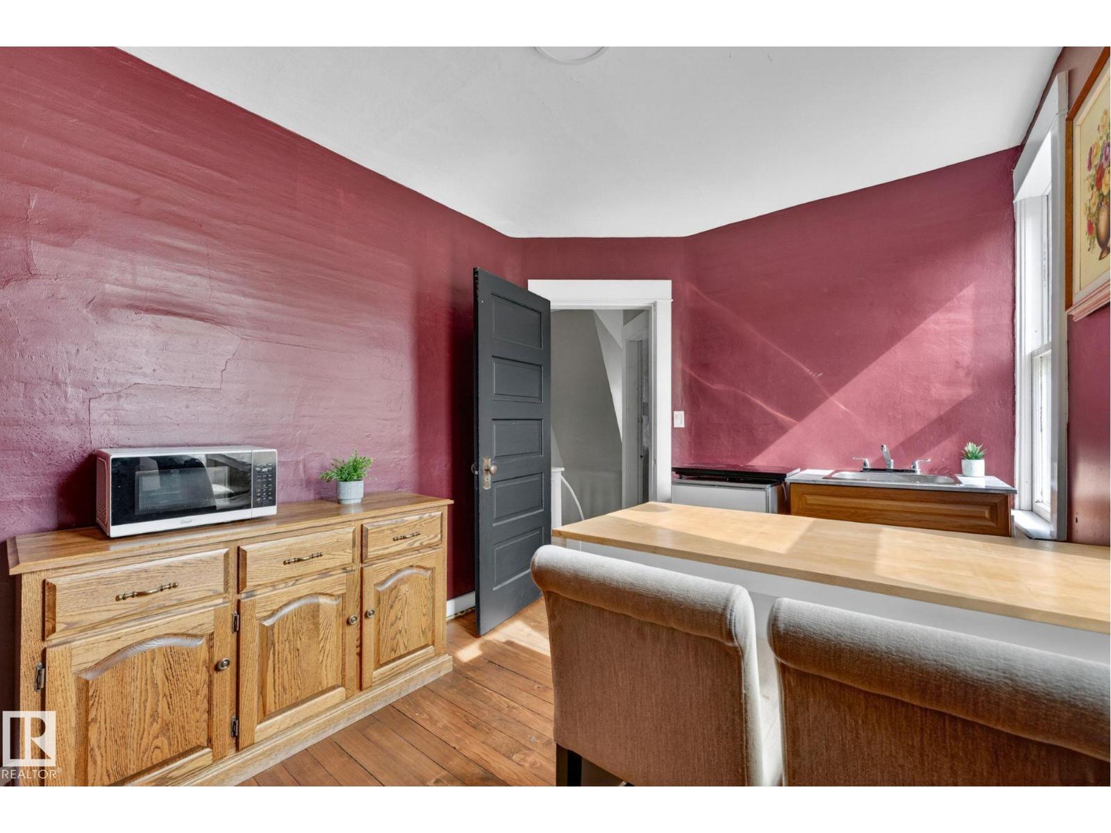 12201 95 ST NW - 11