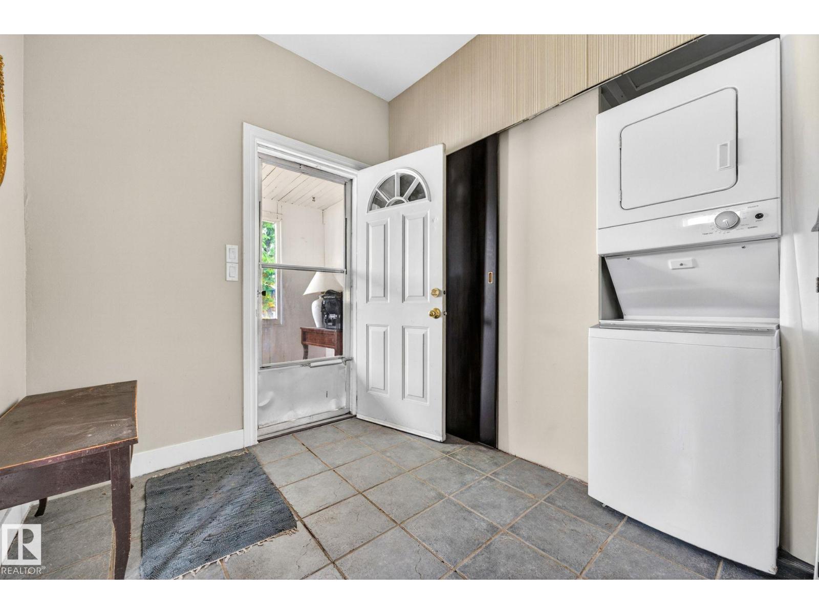 12201 95 ST NW - 25