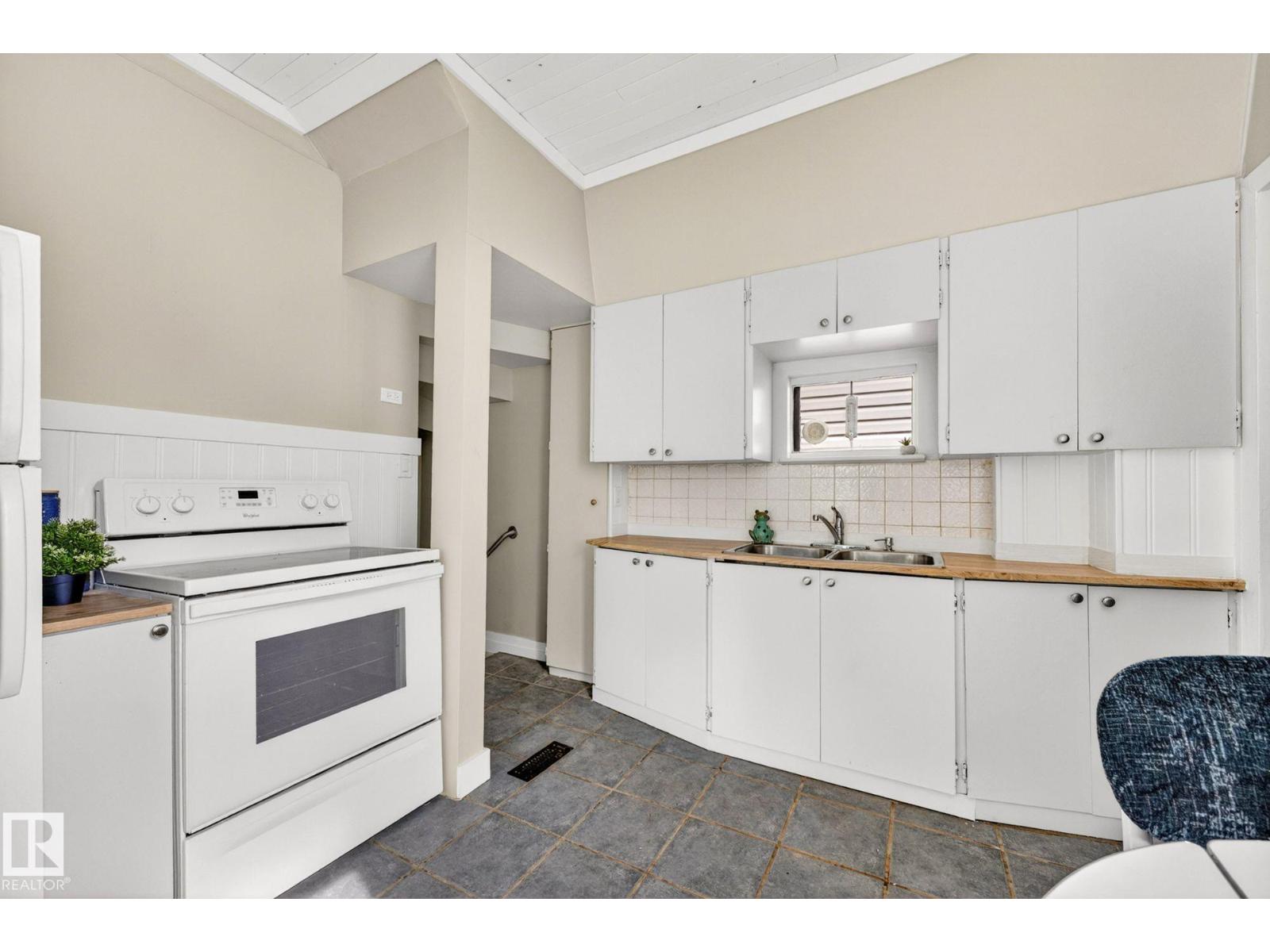 12201 95 ST NW - 19