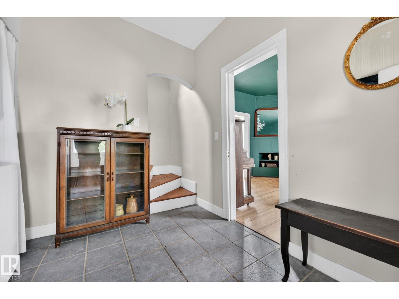 12201 95 ST NW - 18