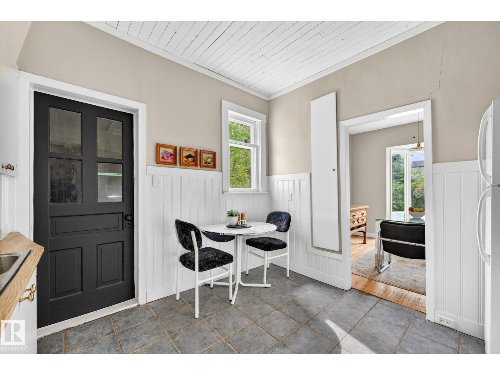 12201 95 ST NW - 21