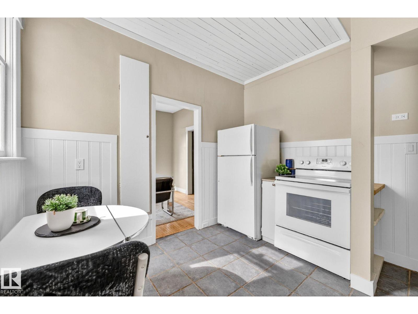12201 95 ST NW - 20