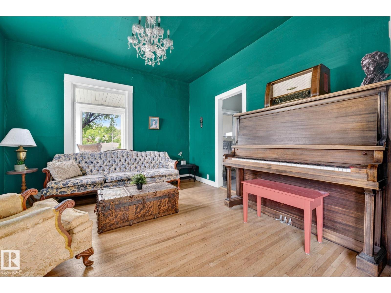12201 95 ST NW - 17
