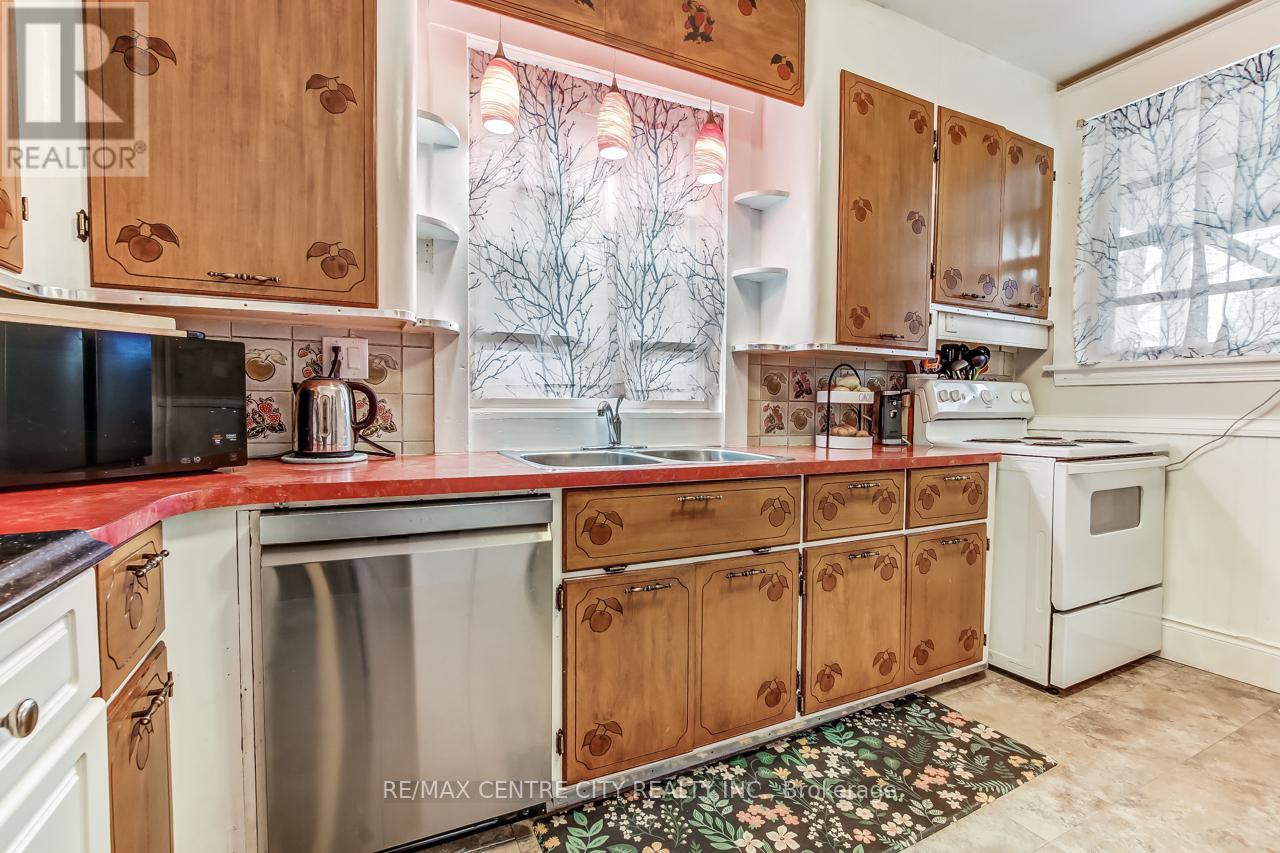 92 FOREST AVENUE - 10