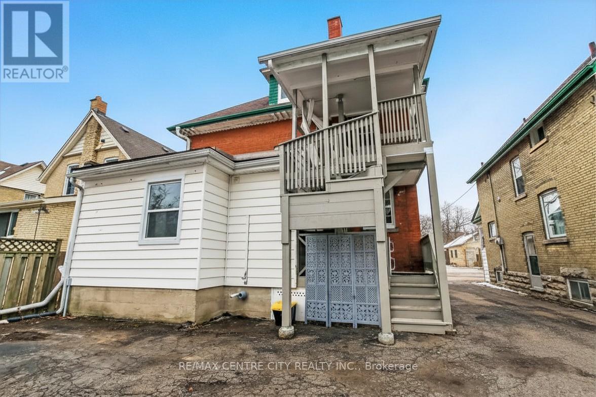 92 FOREST AVENUE - 23