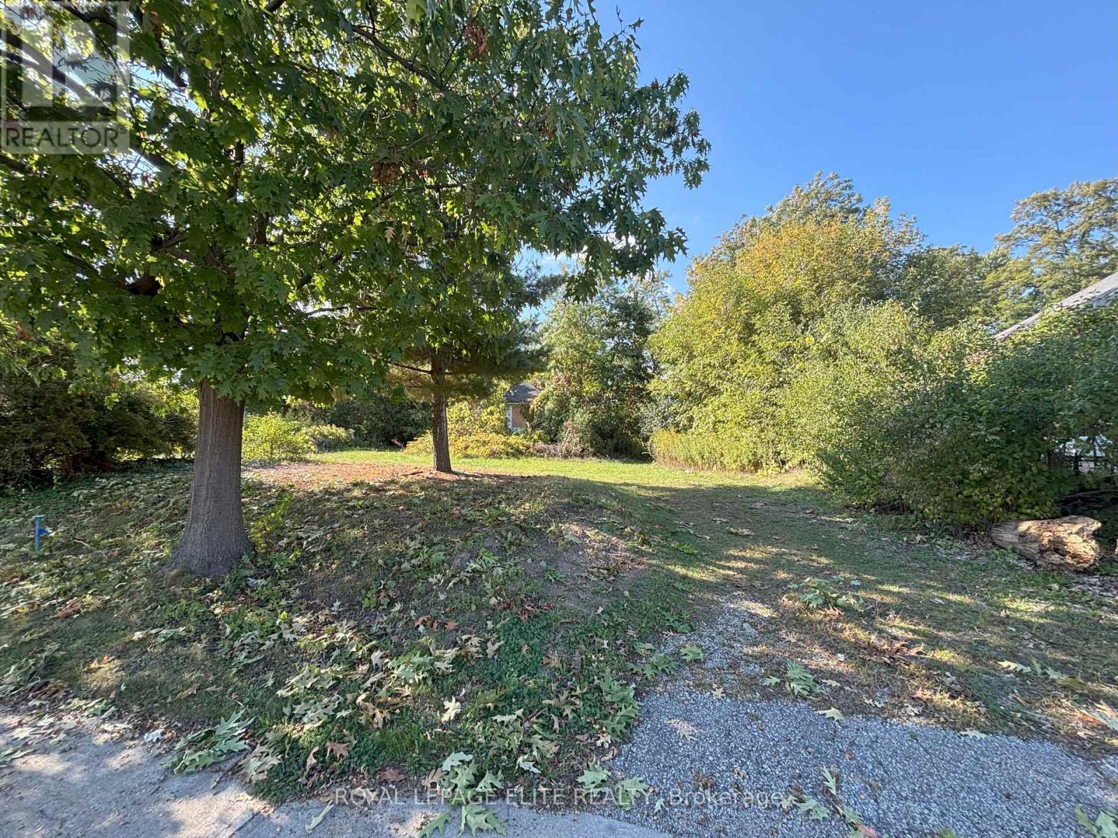 1631 EGLINTON AVENUE W - 8