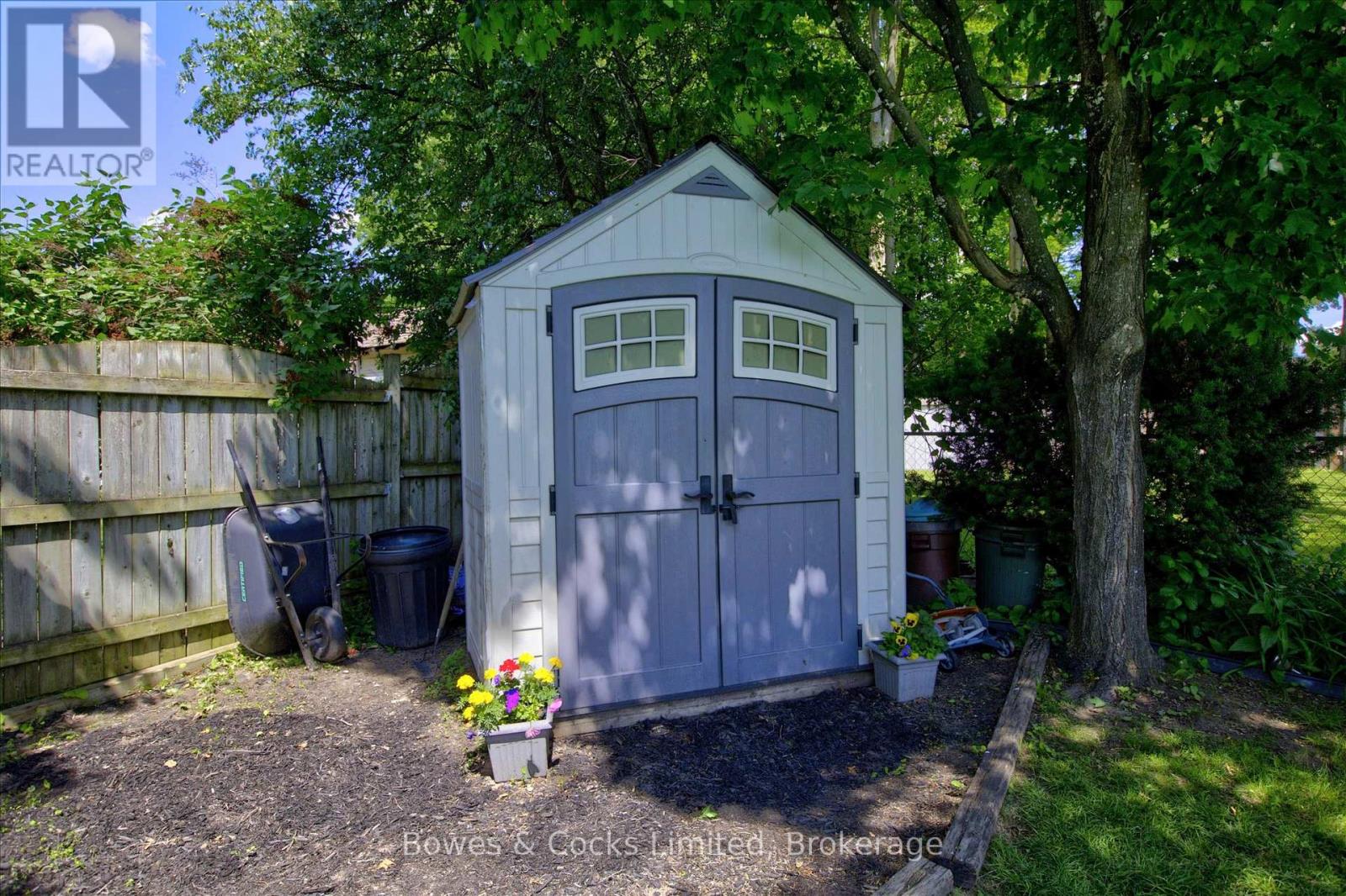 699 FORTYE DRIVE - 44