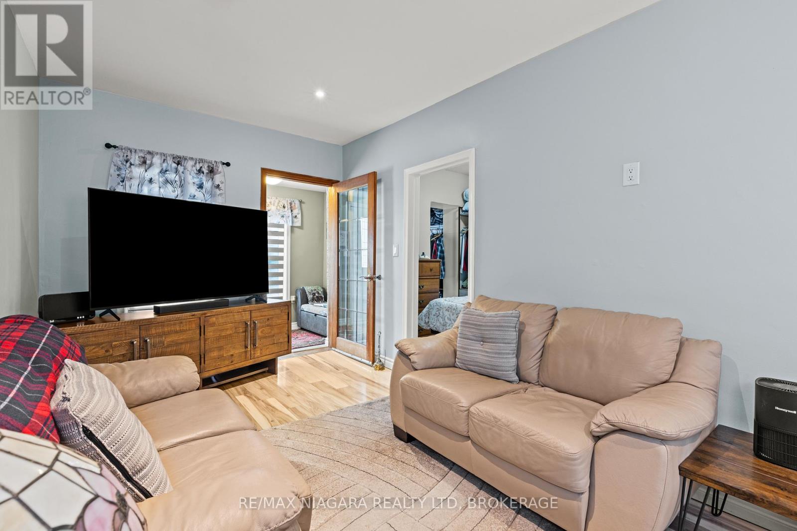 42 MCCORMICK STREET - 10