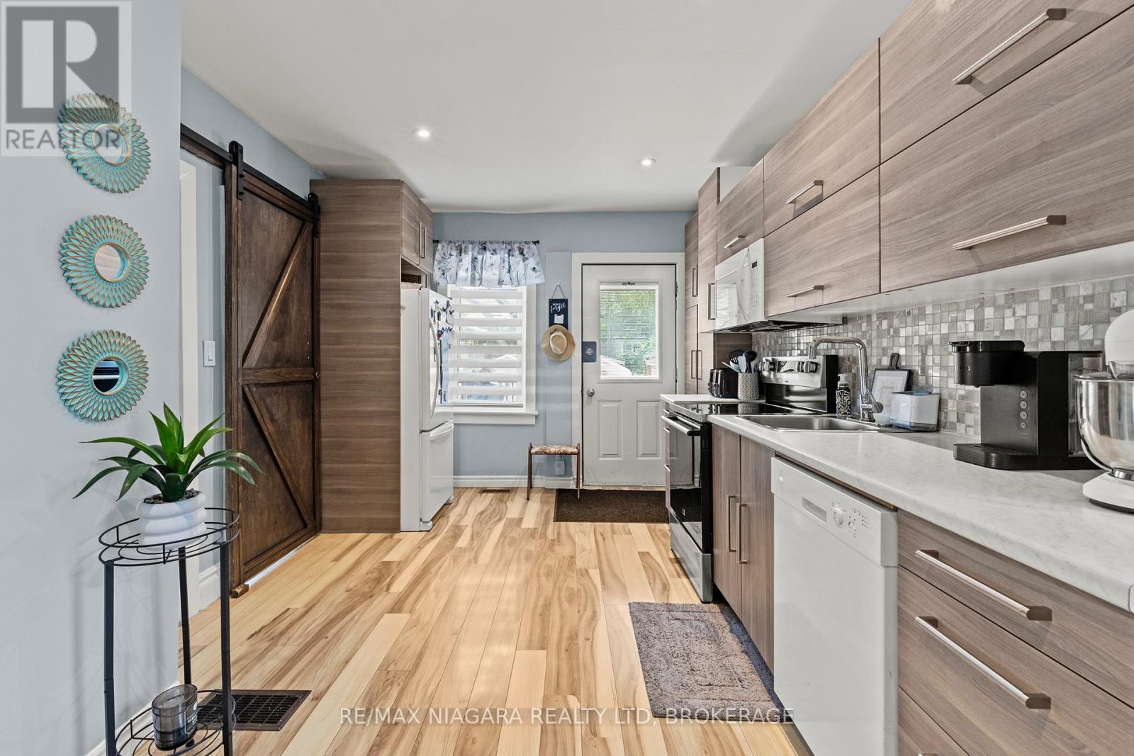 42 MCCORMICK STREET - 13