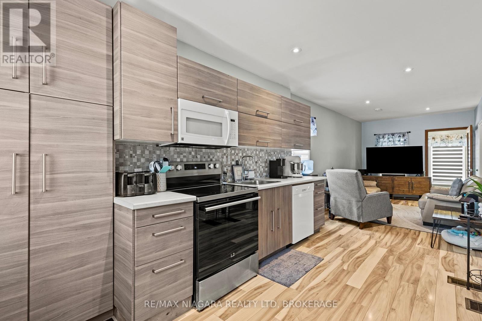 42 MCCORMICK STREET - 14