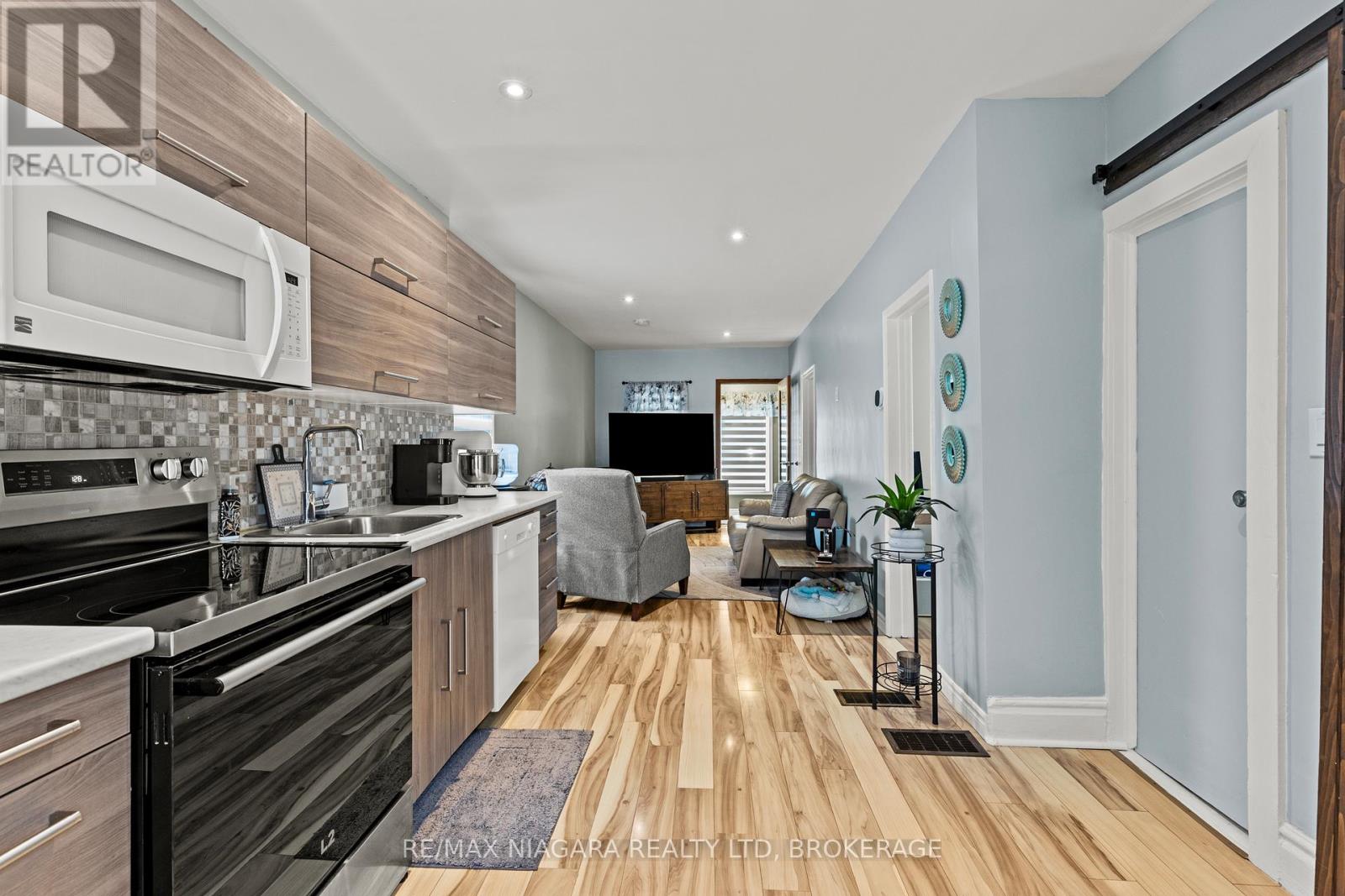 42 MCCORMICK STREET - 15