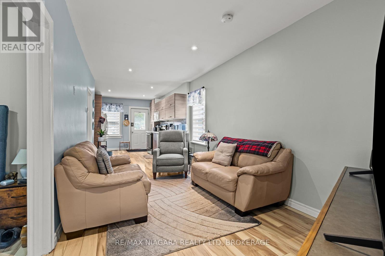 42 MCCORMICK STREET - 7