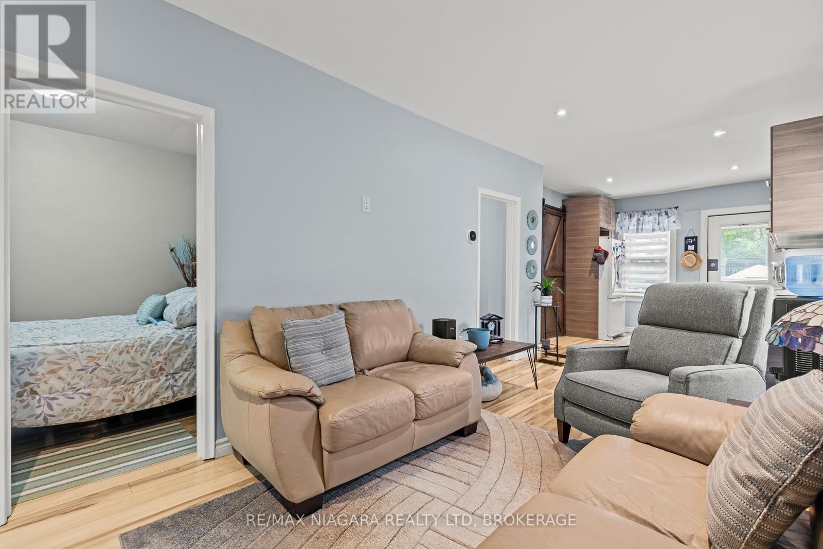 42 MCCORMICK STREET - 8