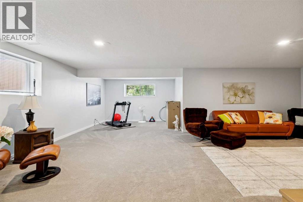 202 Crystal Green Place — photo 33