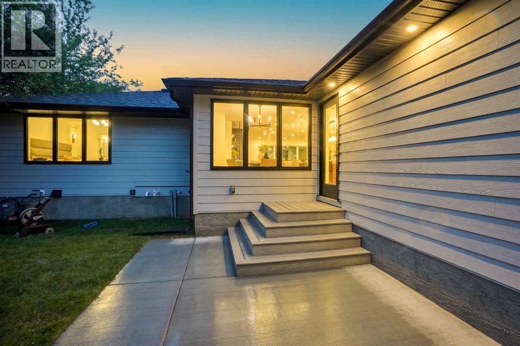 14 Gladeview Crescent SW — photo 44