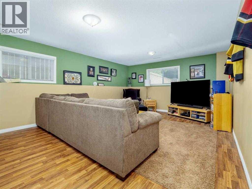 33 Peigan Court W — photo 21
