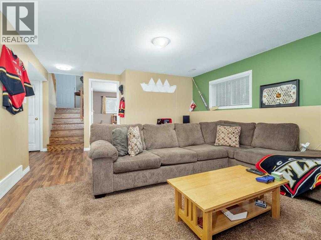 33 Peigan Court W — photo 23