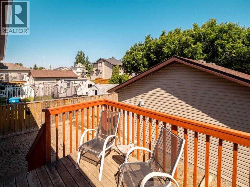 33 Peigan Court W — photo 32