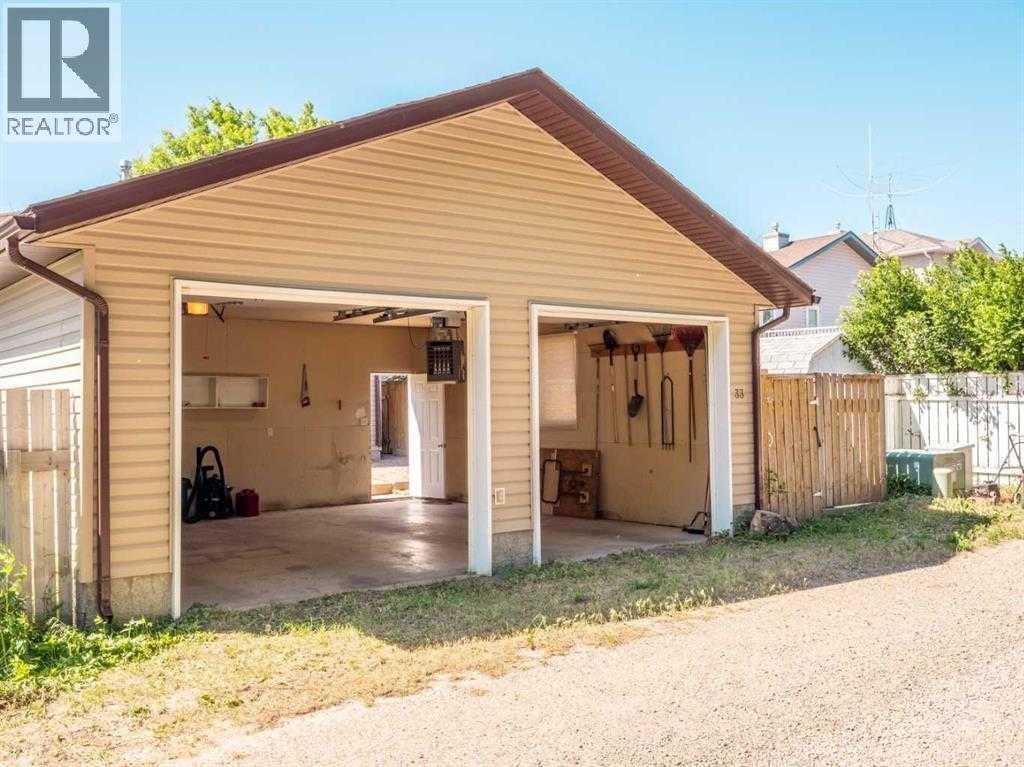 33 Peigan Court W — photo 39