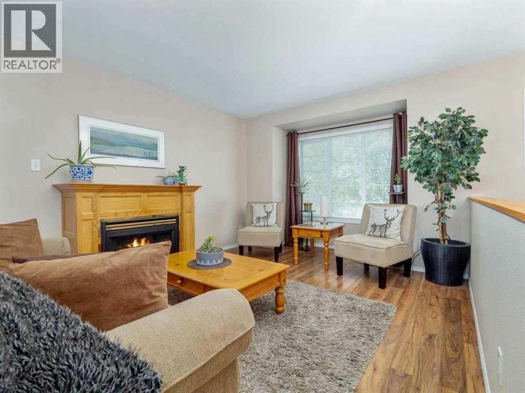 33 Peigan Court W - photo 5