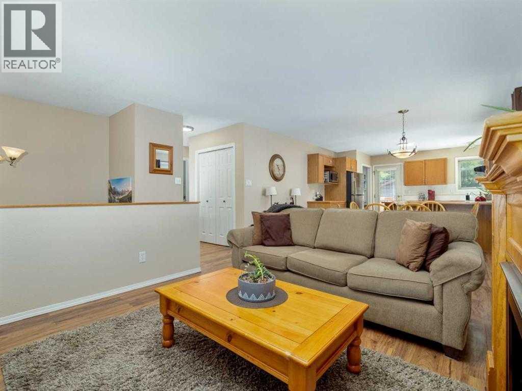 33 Peigan Court W — photo 7