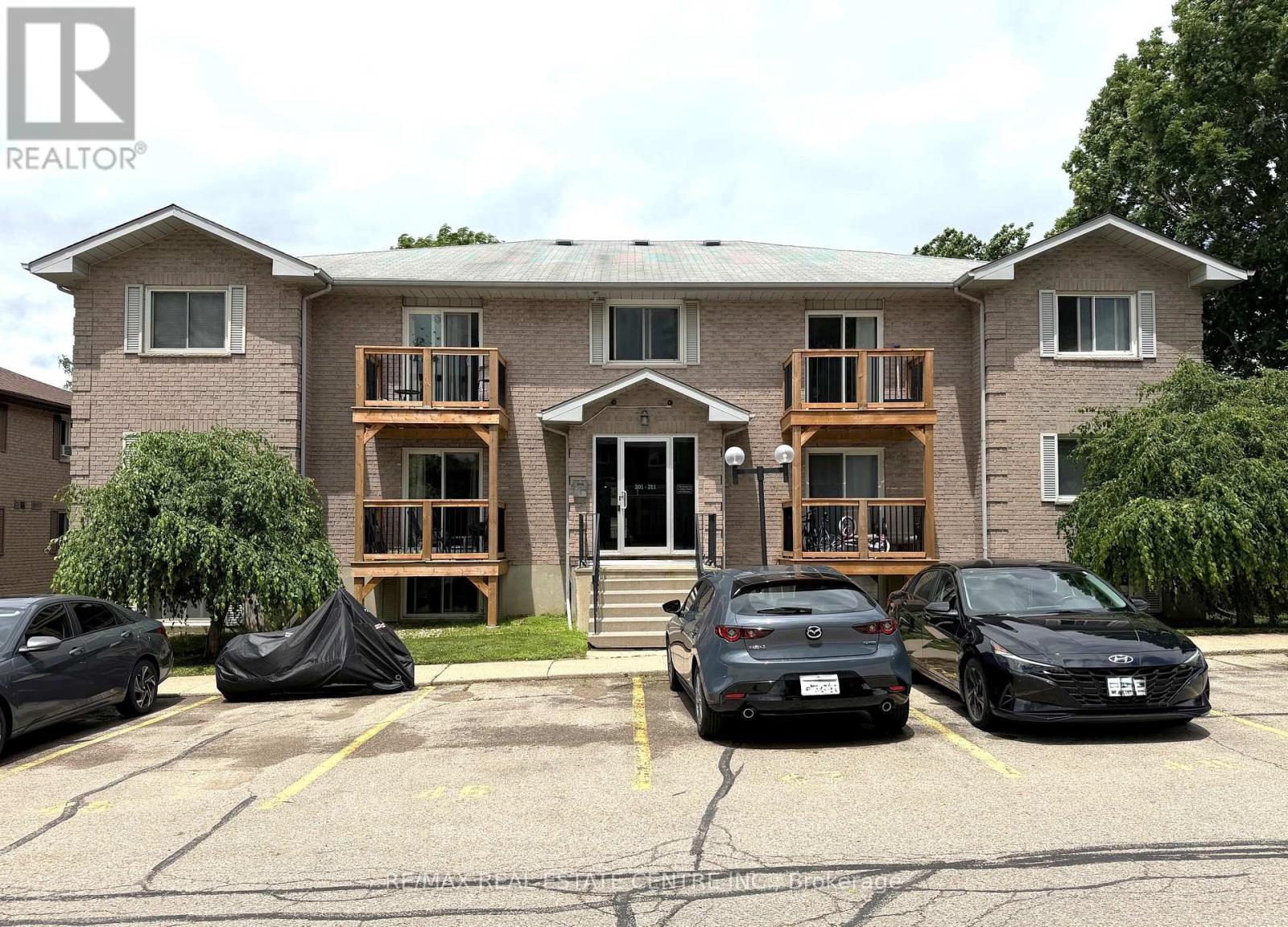 #206 266 OVERLEA DRIVE - 1