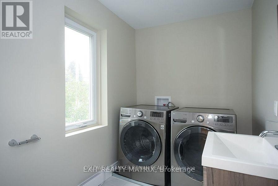 4 Bed, 1 Bath Multi-Family for Rent in Ottawa – 2 – 1429 MEADOW DRIVE, Ottawa – MLS# X13467556 - Image 12