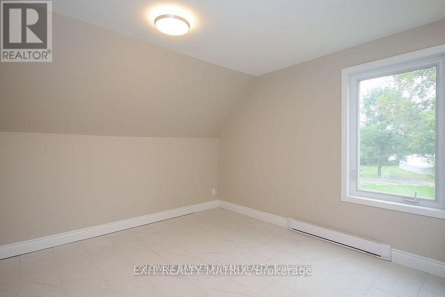 4 Bed, 1 Bath Multi-Family for Rent in Ottawa – 2 – 1429 MEADOW DRIVE, Ottawa – MLS# X13467556 - Image 13
