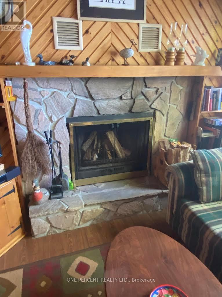 24 ISLAND A CAMP LAKE ISLAND - 10