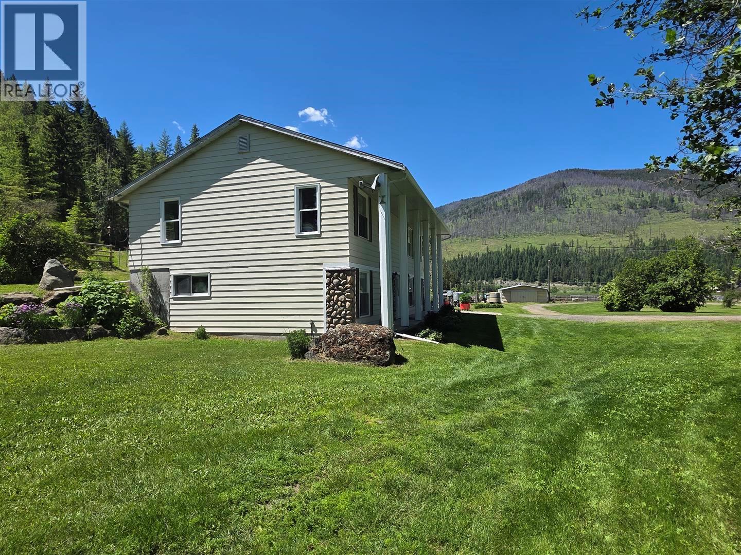 3260 McGillivray Creek Road - 16