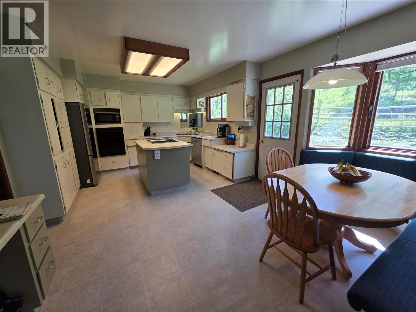 3260 McGillivray Creek Road - Image 31