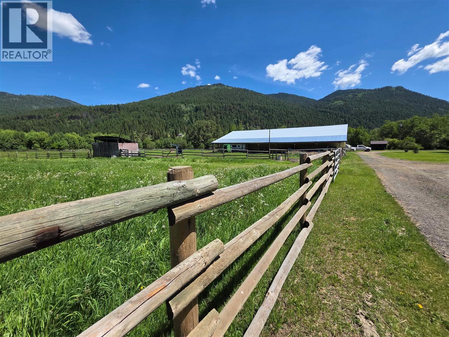 3260 McGillivray Creek Road - Image 23