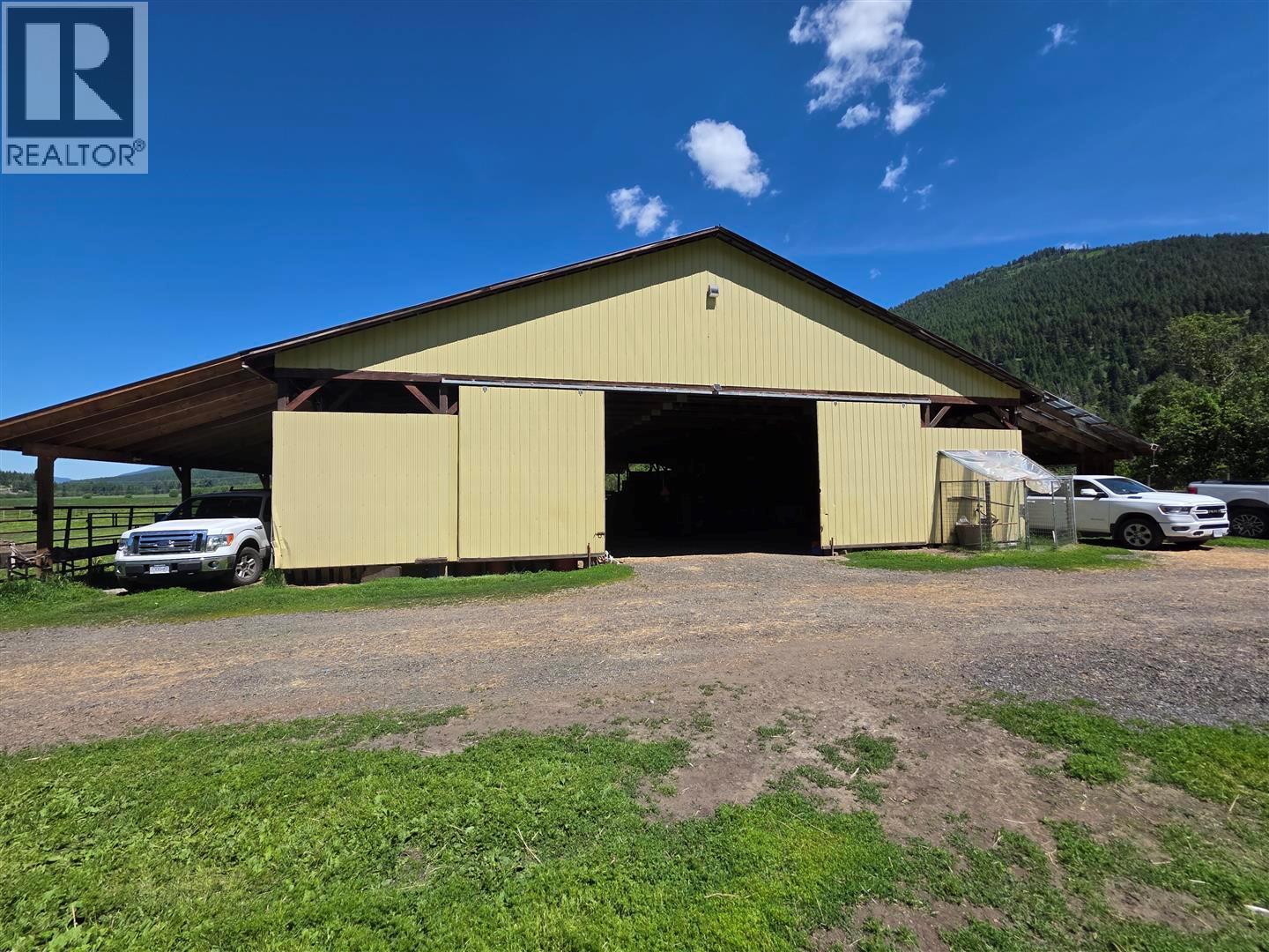 3260 McGillivray Creek Road - Image 13