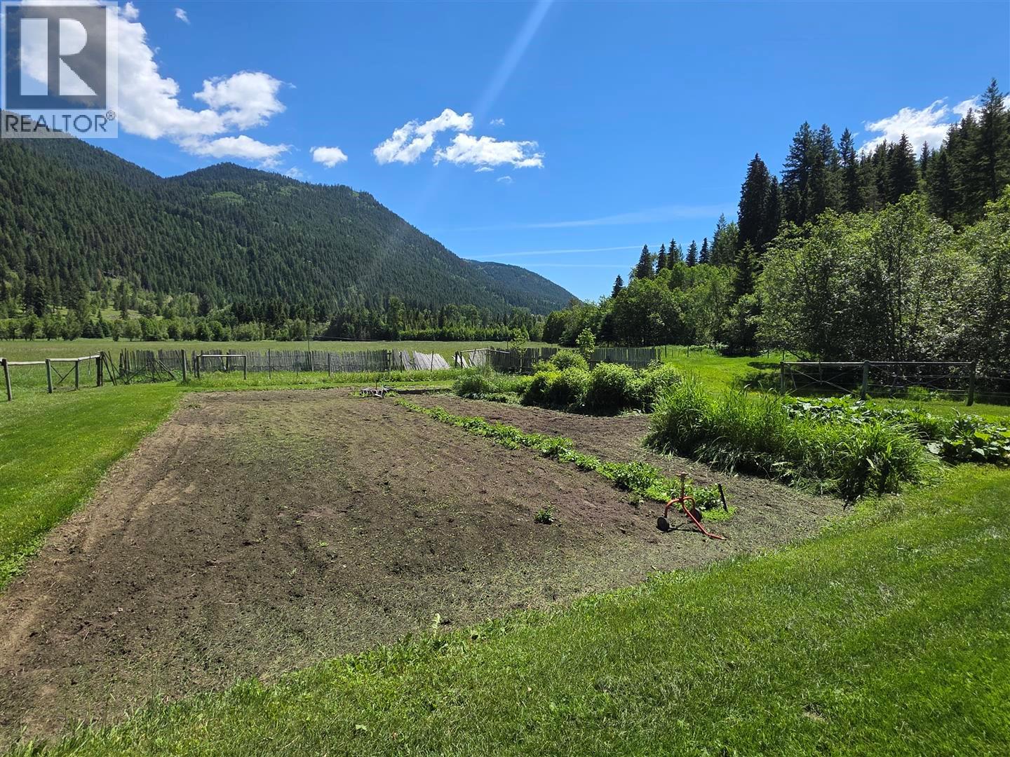 3260 McGillivray Creek Road - Image 18