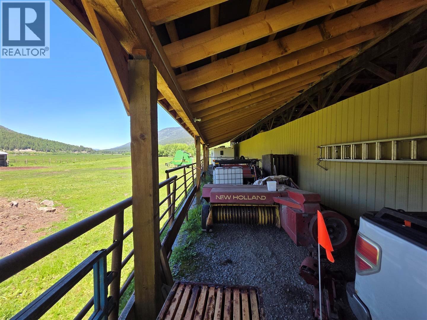 3260 McGillivray Creek Road - Image 25