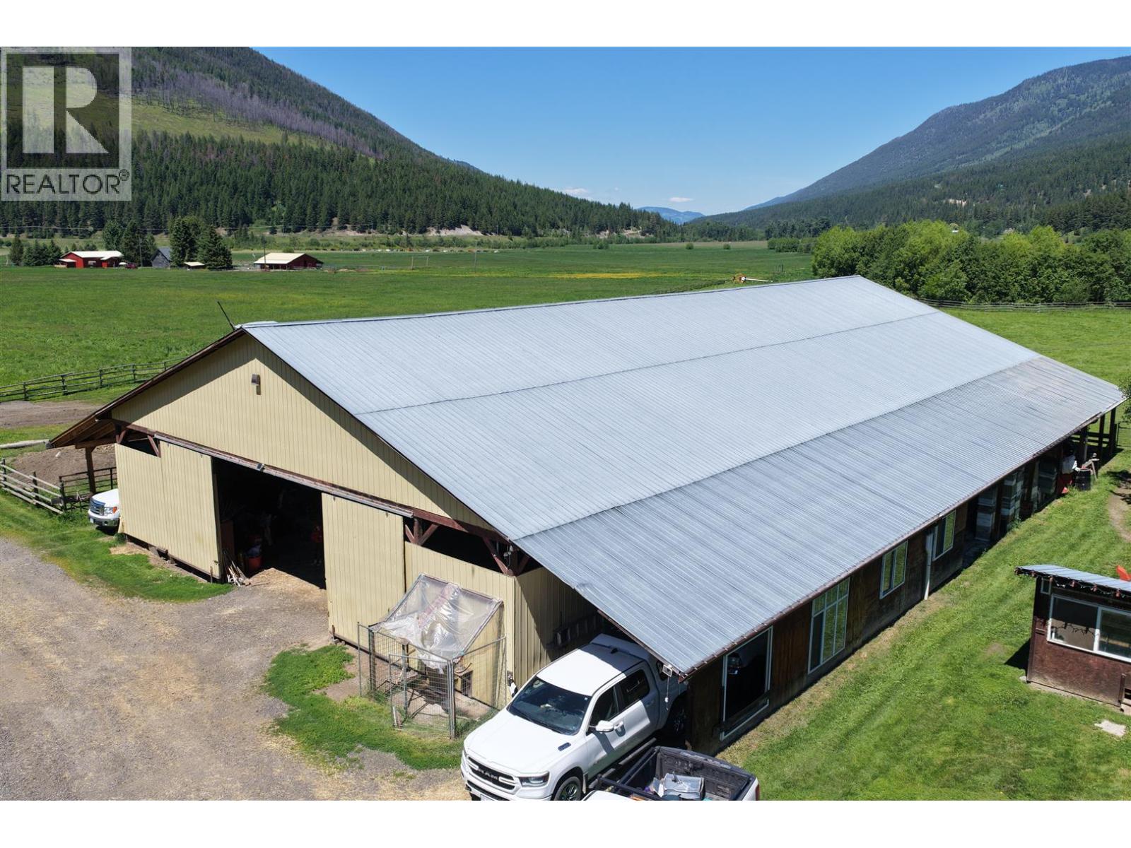 3260 McGillivray Creek Road - 3