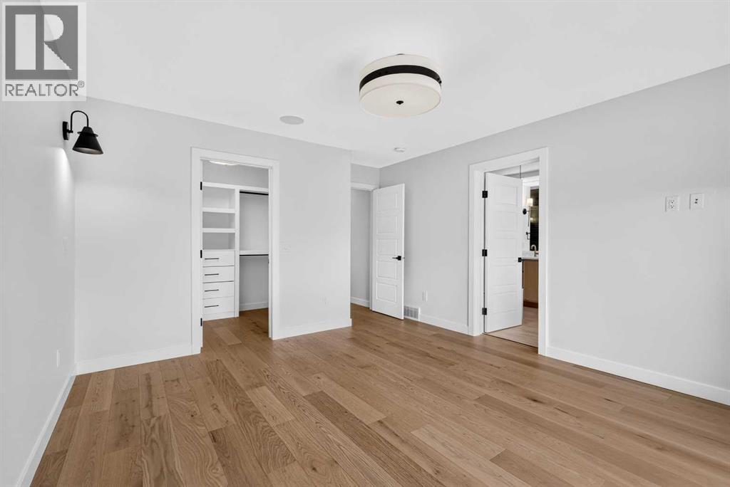 1746 49 Avenue SW — photo 28