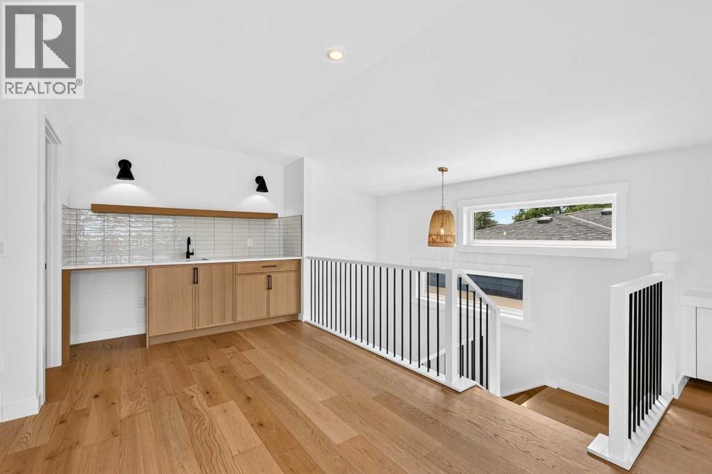 1746 49 Avenue SW — photo 35