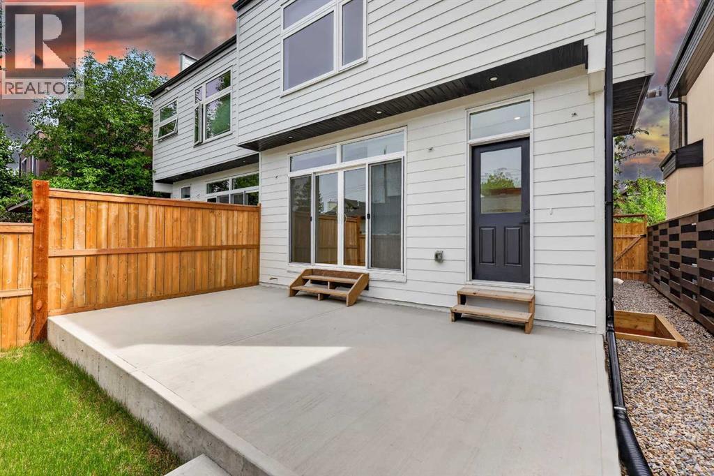 1746 49 Avenue SW — photo 48