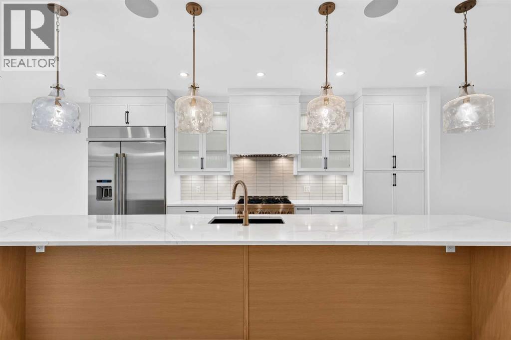 1746 49 Avenue SW — photo 9