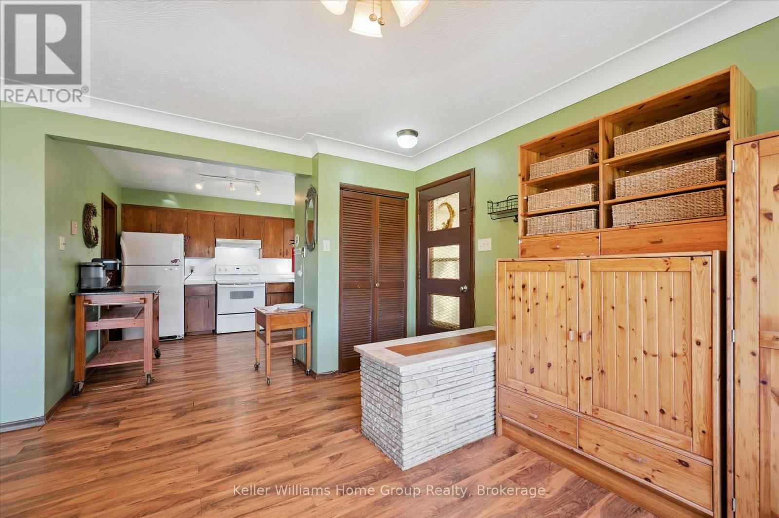 568 BLACK STREET - 11