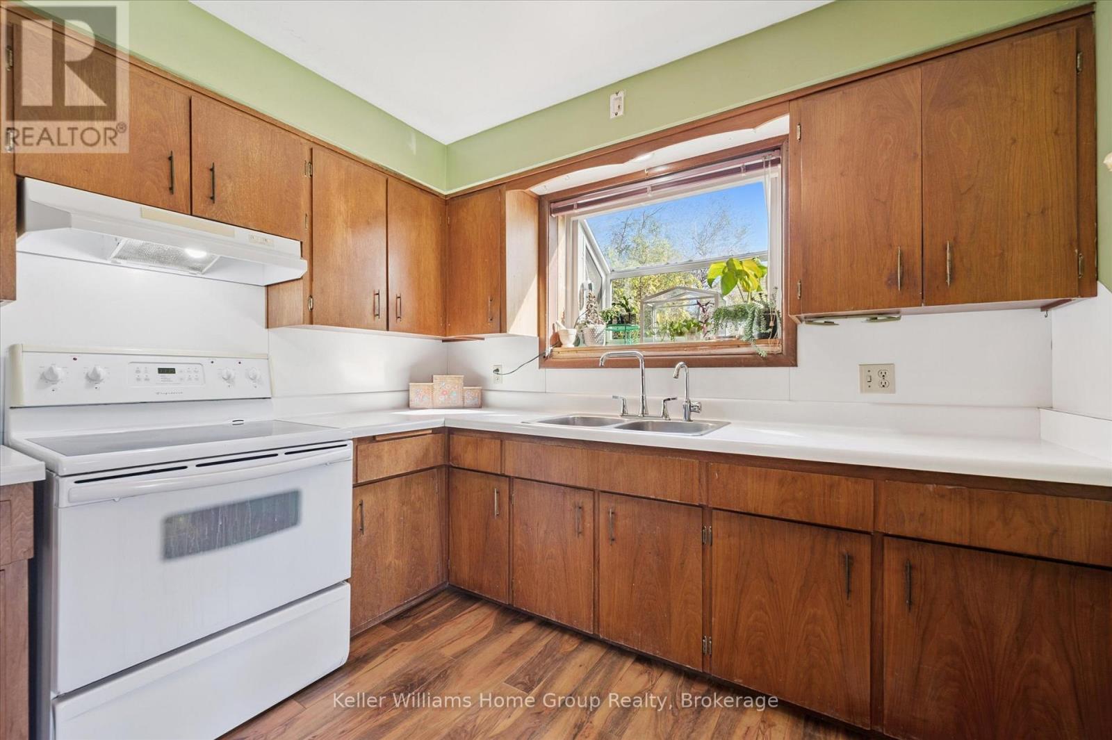568 BLACK STREET - 13