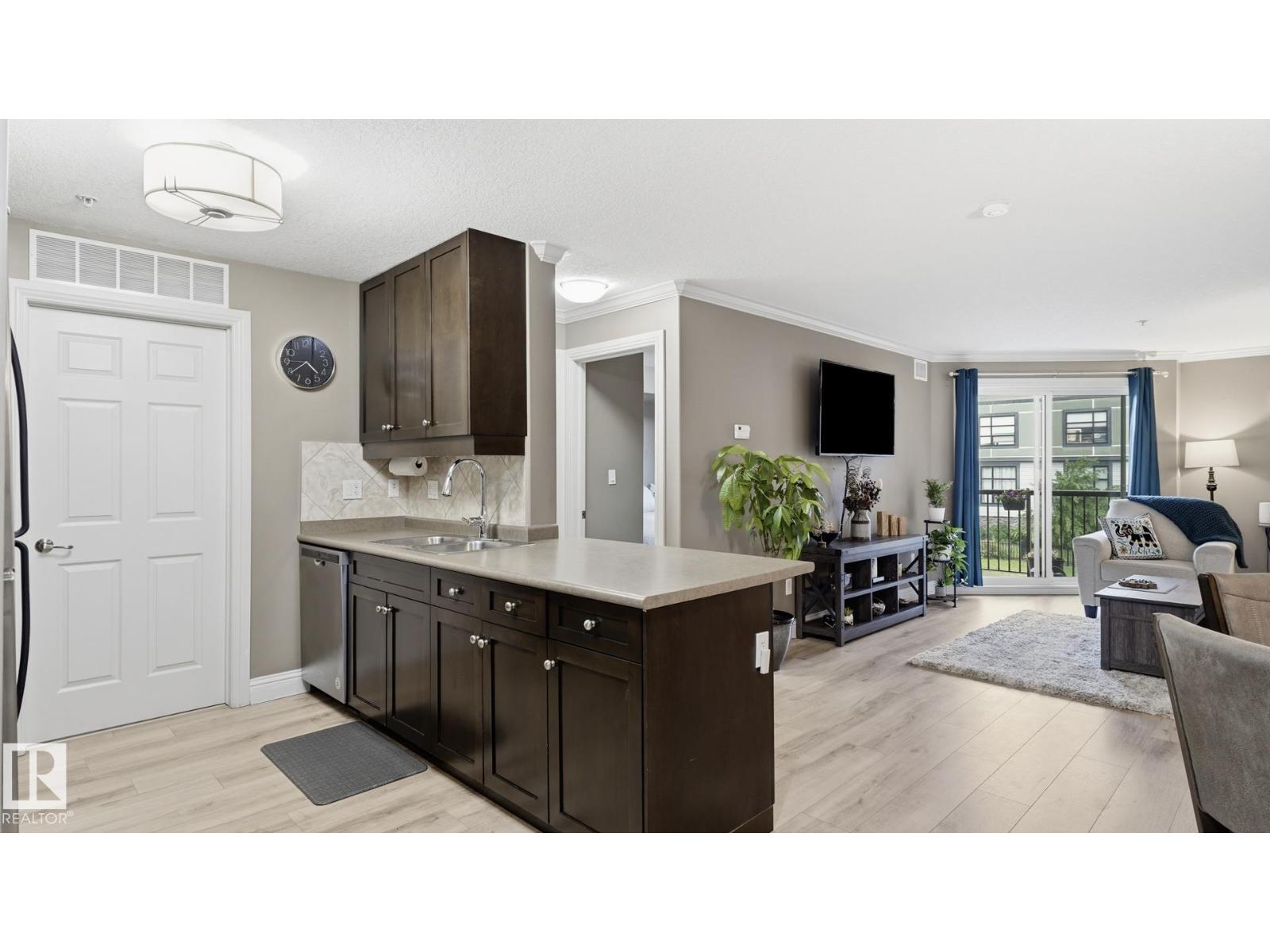 #208 14612 125 ST NW - 8