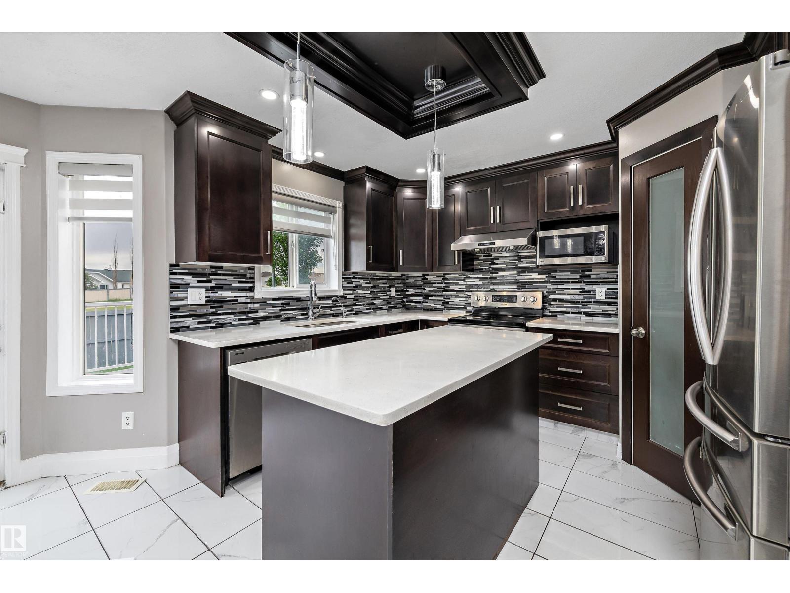 4831 154 AV NW - 11