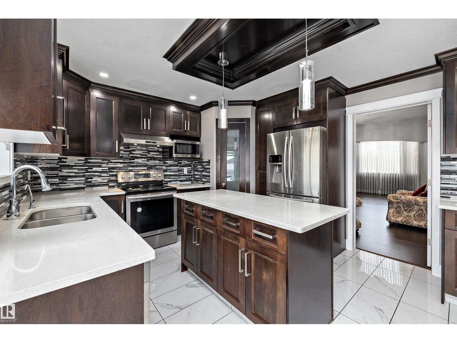 4831 154 AV NW - 12