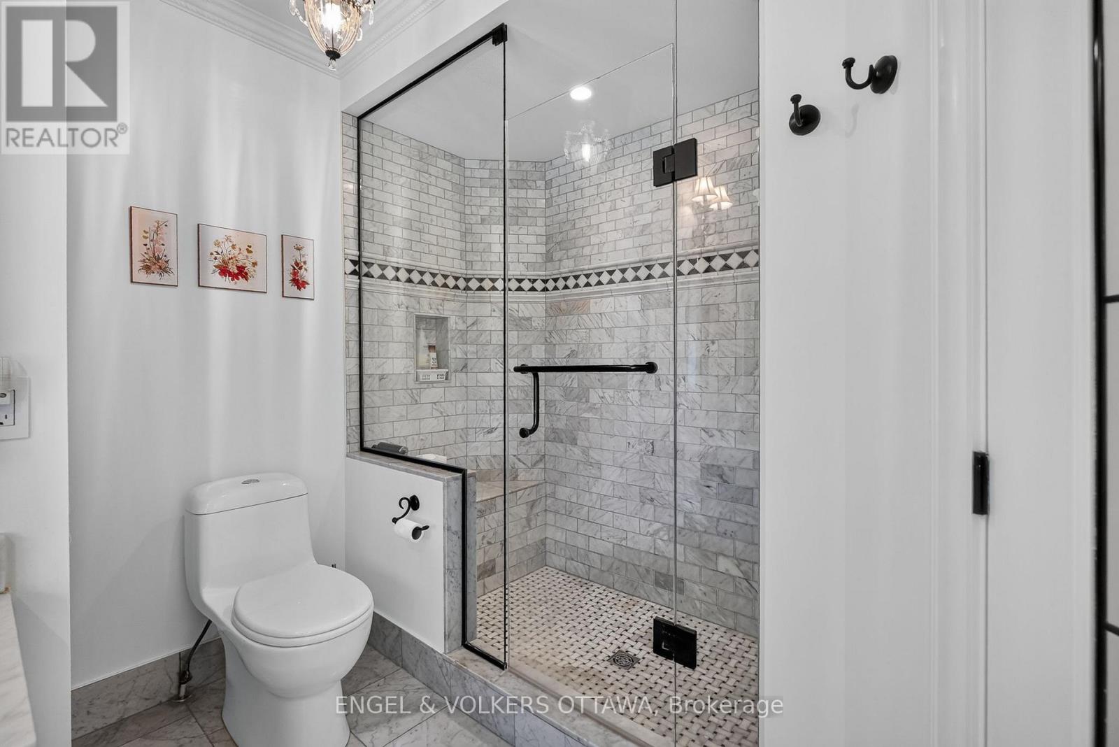 3 Bed, 3 Bath House for Sale in Ottawa – 246 MOUNTBATTEN AVENUE, Ottawa – MLS# X13467812 - Image 21