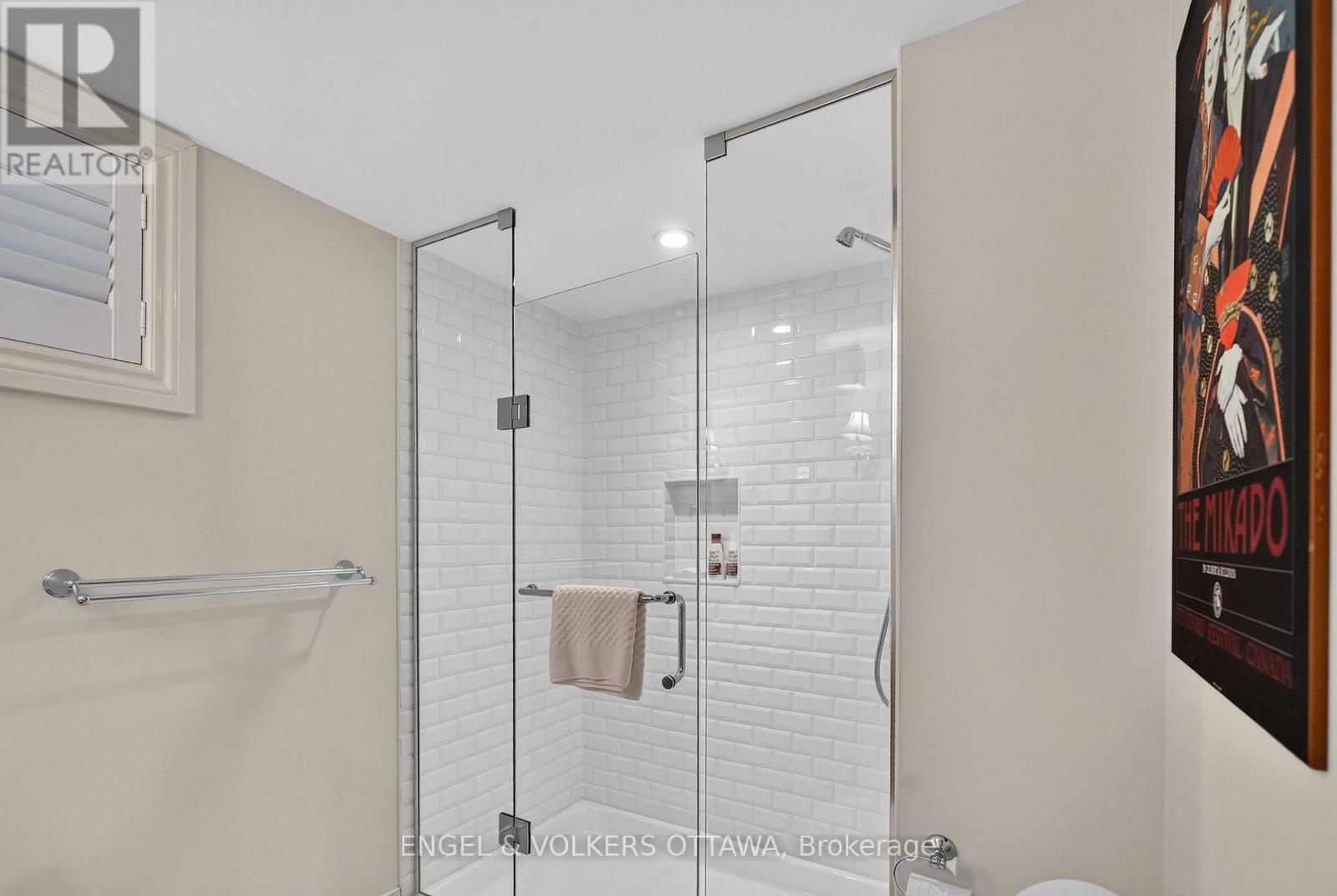3 Bed, 3 Bath House for Sale in Ottawa – 246 MOUNTBATTEN AVENUE, Ottawa – MLS# X13467812 - Image 32