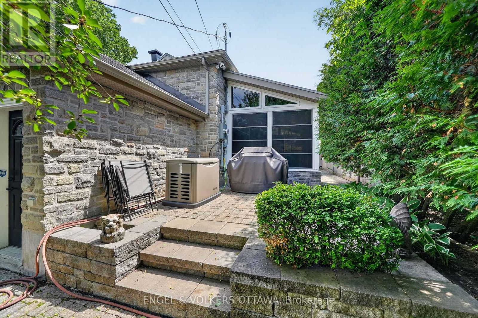 3 Bed, 3 Bath House for Sale in Ottawa – 246 MOUNTBATTEN AVENUE, Ottawa – MLS# X13467812 - Image 38