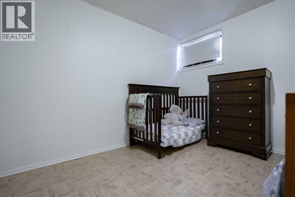 4811 53 ave - 20