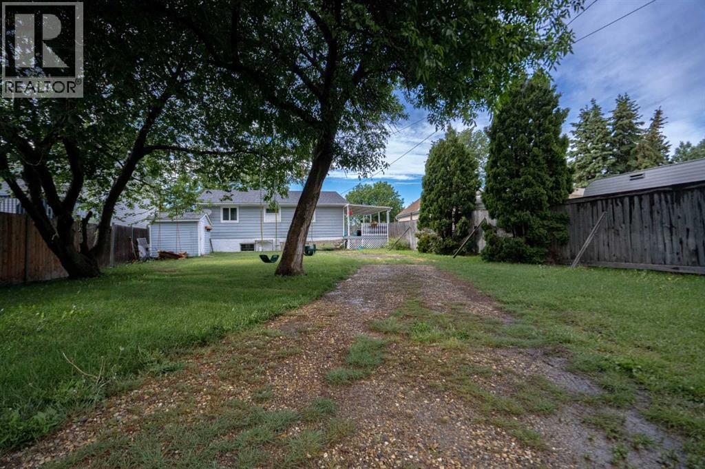 4811 53 ave - 24